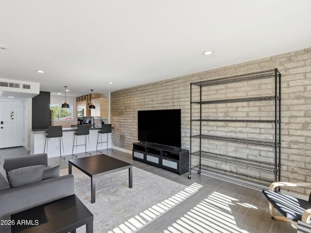4701 N 68TH Street 214, Scottsdale, AZ 85251
