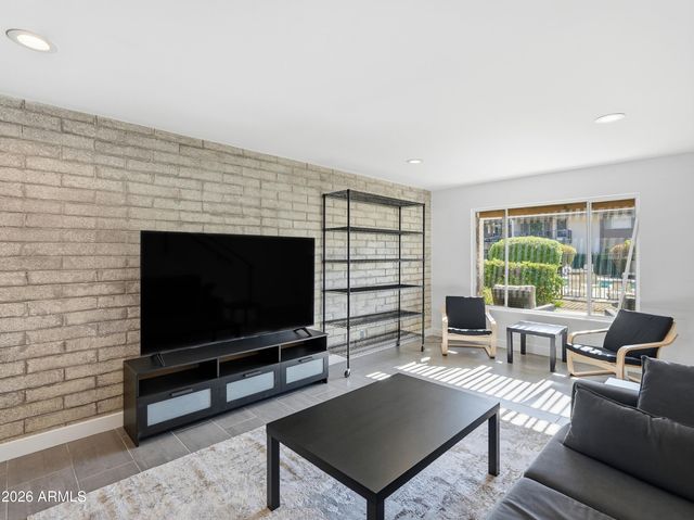 4701 N 68TH Street 214, Scottsdale, AZ 85251