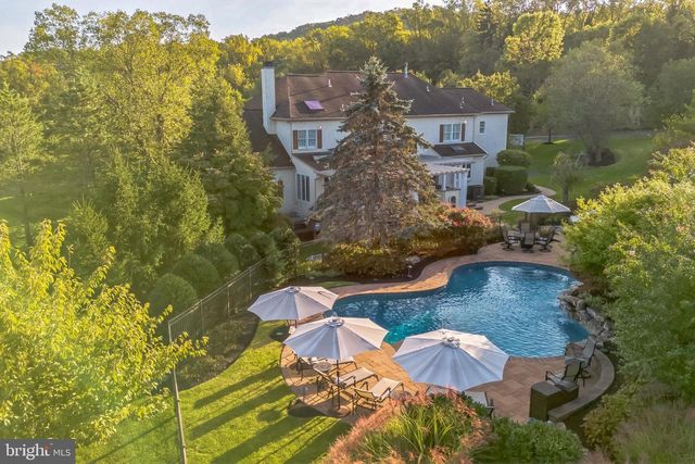 55 WOODSIDE LANE, New Hope, PA 18938