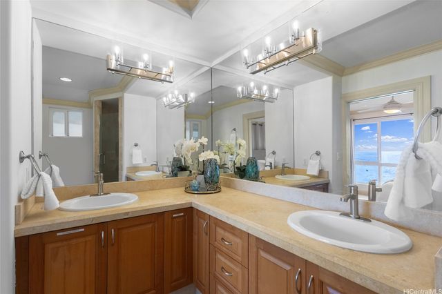 53-853 Kamehameha Highway, Hauula, HI 96717