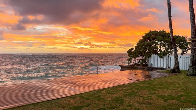 53-853 Kamehameha Highway, Hauula, HI 96717