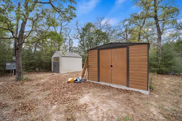 1319 County Road C, Lexington, TX 78947
