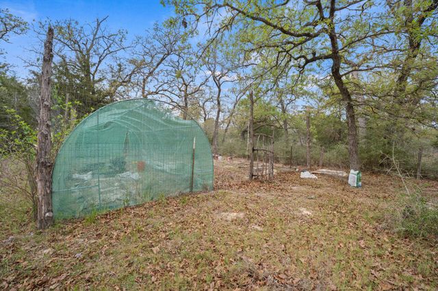 1319 County Road C, Lexington, TX 78947