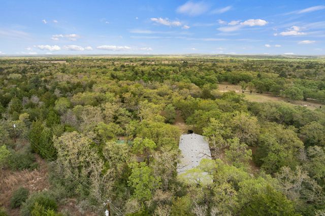 1319 County Road C, Lexington, TX 78947
