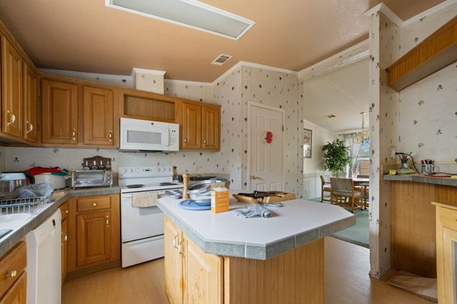 1319 County Road C, Lexington, TX 78947