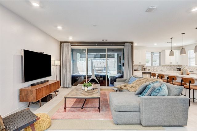 689 Rogue Wave Street, Las Vegas, NV 89138