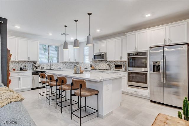 689 Rogue Wave Street, Las Vegas, NV 89138