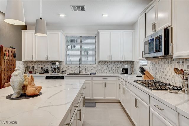 689 Rogue Wave Street, Las Vegas, NV 89138