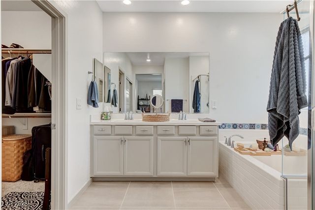 689 Rogue Wave Street, Las Vegas, NV 89138