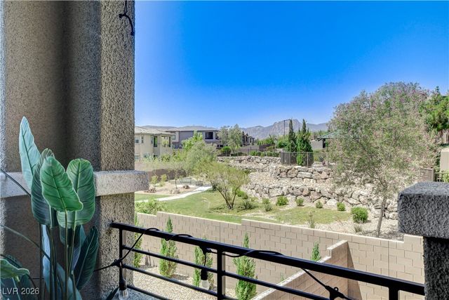 689 Rogue Wave Street, Las Vegas, NV 89138