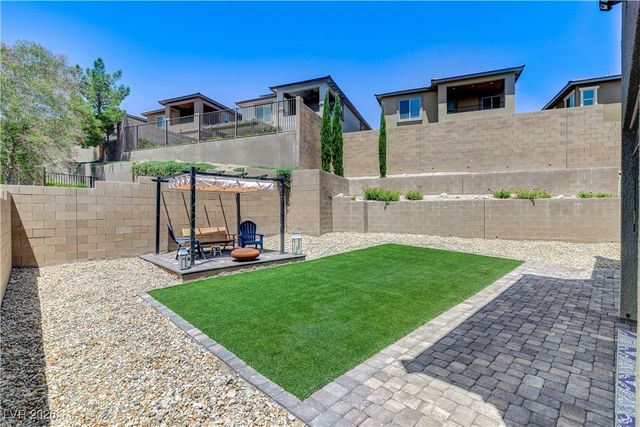 689 Rogue Wave Street, Las Vegas, NV 89138