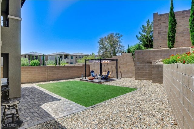 689 Rogue Wave Street, Las Vegas, NV 89138