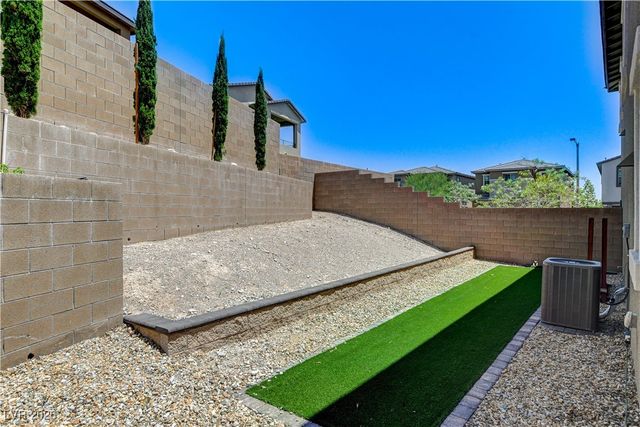 689 Rogue Wave Street, Las Vegas, NV 89138