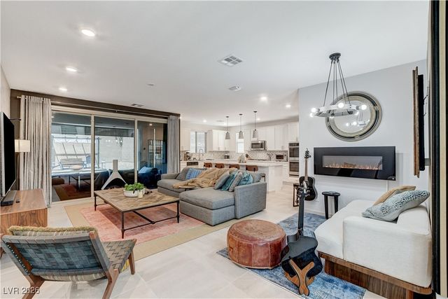 689 Rogue Wave Street, Las Vegas, NV 89138