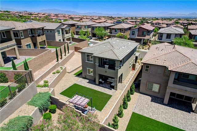 689 Rogue Wave Street, Las Vegas, NV 89138