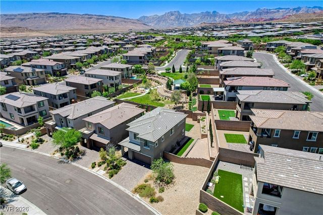 689 Rogue Wave Street, Las Vegas, NV 89138