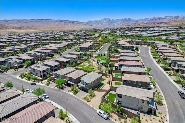 689 Rogue Wave Street, Las Vegas, NV 89138