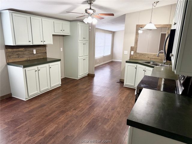 7125 St Hwy 21, Caldwell, TX 77836