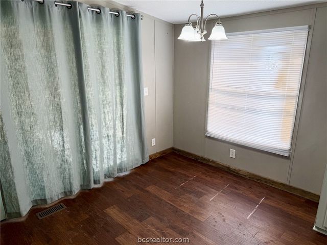 7125 St Hwy 21, Caldwell, TX 77836