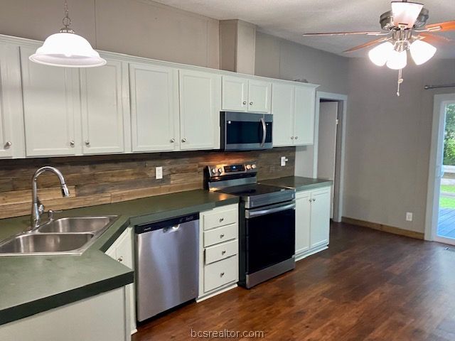 7125 St Hwy 21, Caldwell, TX 77836