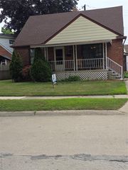 33505 Clinton Street, Wayne, MI 48184
