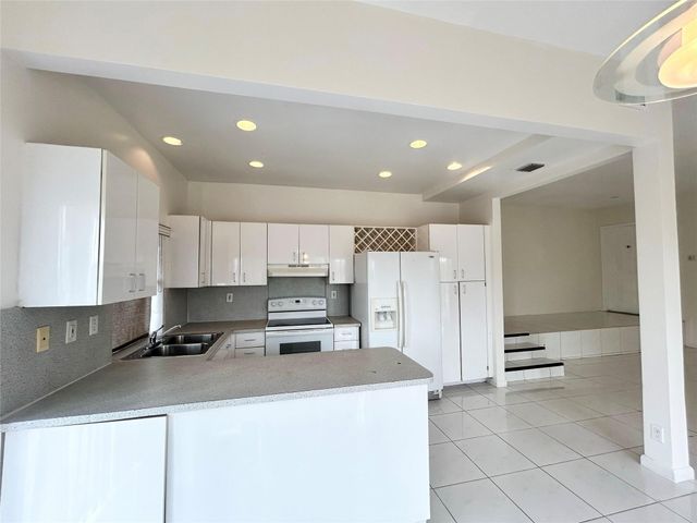 4850 SW 63RD Terrace 231, Davie, FL 33314