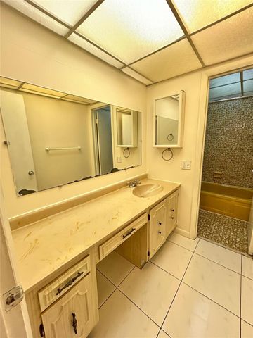 4850 SW 63RD Terrace 231, Davie, FL 33314