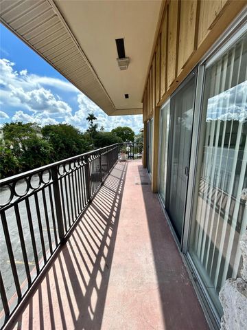 4850 SW 63RD Terrace 231, Davie, FL 33314