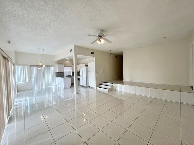 4850 SW 63RD Terrace 231, Davie, FL 33314