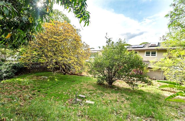 1926 Ualakaa Street, Honolulu, HI 96822