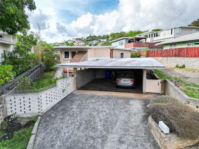 1926 Ualakaa Street, Honolulu, HI 96822