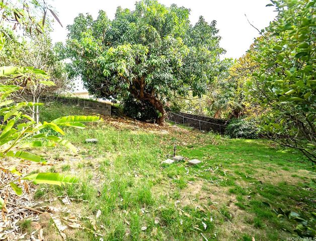 1926 Ualakaa Street, Honolulu, HI 96822