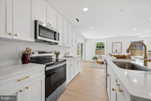 2807 BARBERRY LN, Bowie, MD 20715