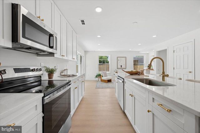 2807 BARBERRY LN, Bowie, MD 20715