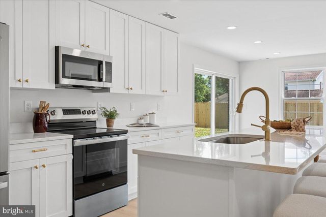 2807 BARBERRY LN, Bowie, MD 20715