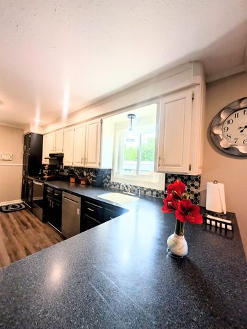 1106 S Chancery St, Mcminnville, TN 37110