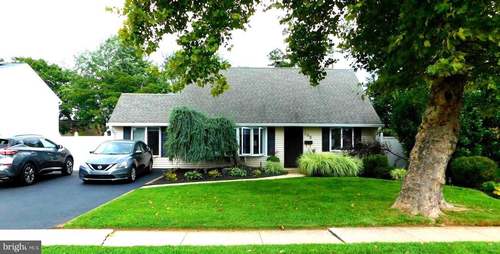 105 QUEEN LILY RD, LEVITTOWN, PA 19057 — exterior