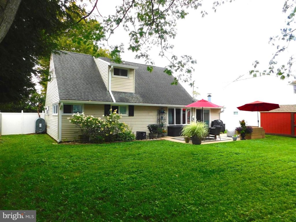 105 QUEEN LILY RD, LEVITTOWN, PA 19057 — photo 5