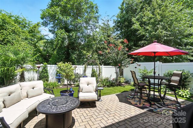 7903 Rea View Court, Charlotte, NC 28226