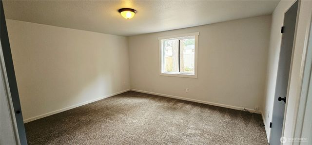 9050 Quinault Drive NE, Olympia, WA 98516