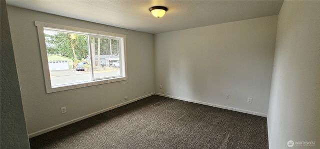 9050 Quinault Drive NE, Olympia, WA 98516