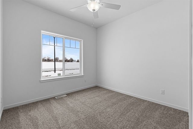 945 Eisenhower Boulevard, North Liberty, IA 52317