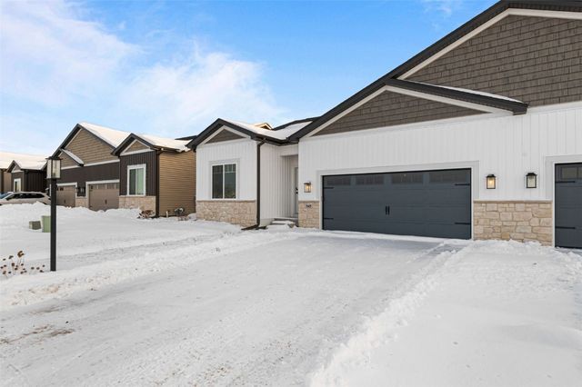 945 Eisenhower Boulevard, North Liberty, IA 52317