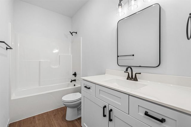 945 Eisenhower Boulevard, North Liberty, IA 52317