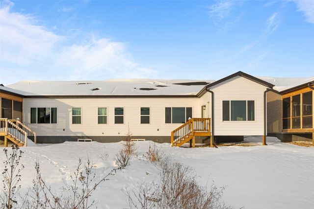 945 Eisenhower Boulevard, North Liberty, IA 52317