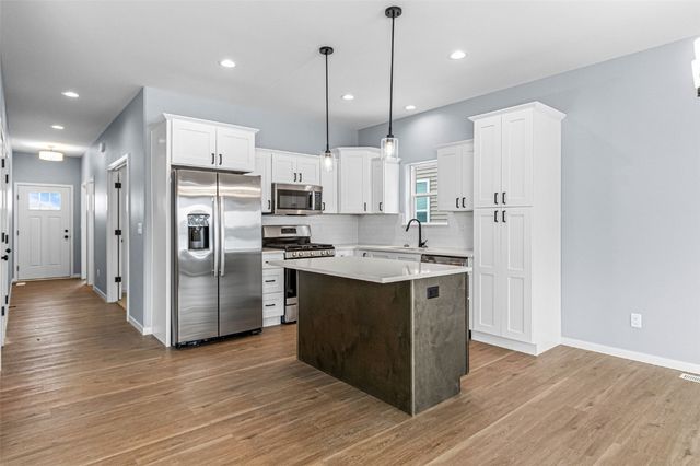 945 Eisenhower Boulevard, North Liberty, IA 52317