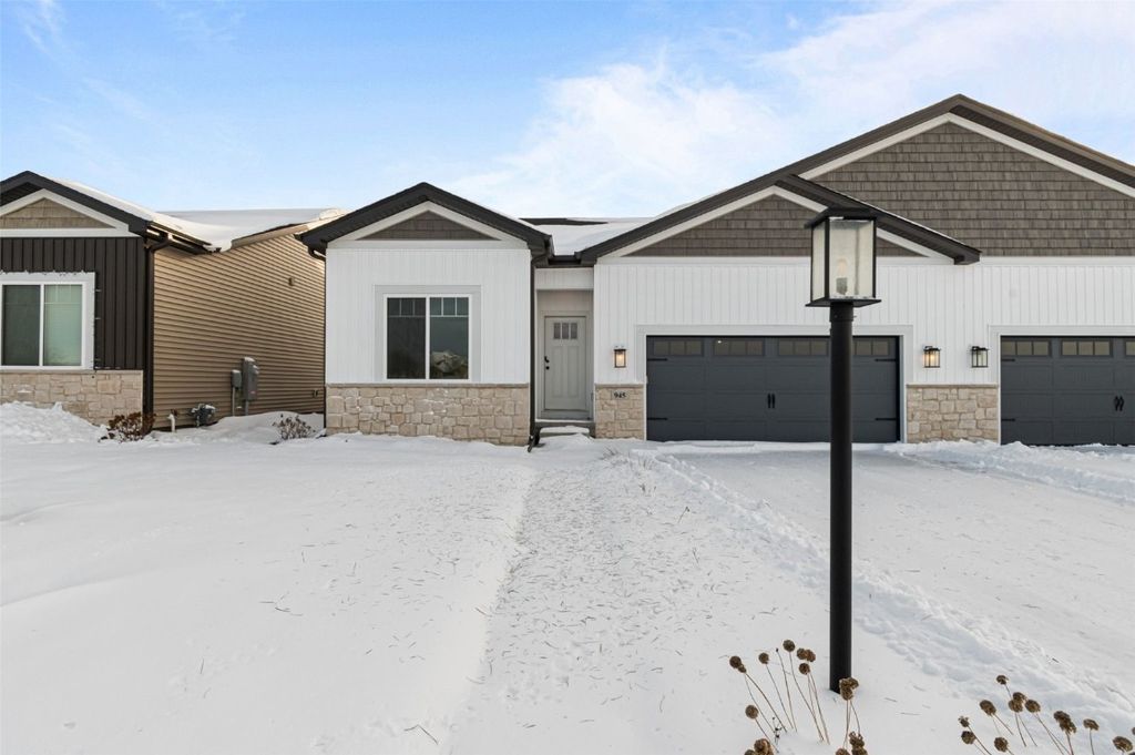 945 Eisenhower Boulevard, North Liberty, IA 52317