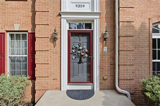 9359 Ashcroft Lane, Twinsburg, OH 44087