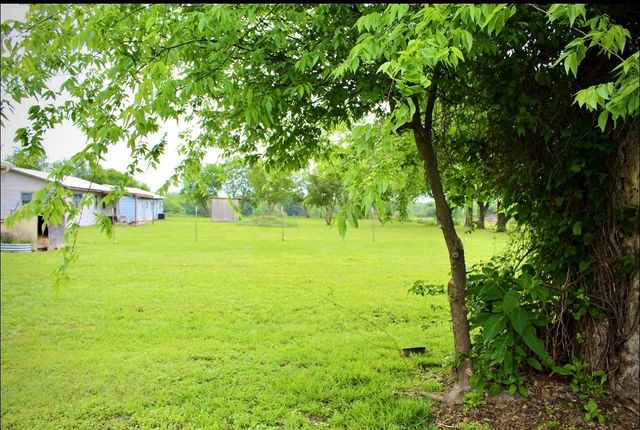 100 Hickory Street, Lone Oak, TX 75453