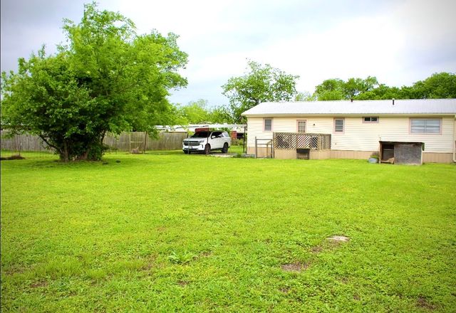 100 Hickory Street, Lone Oak, TX 75453